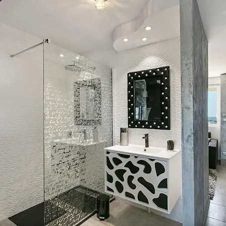 Luxury Duplex Naturiste Sea View 아파트