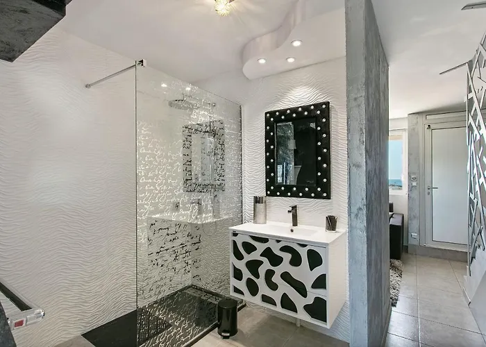 Luxury Duplex Naturiste Sea View דירה